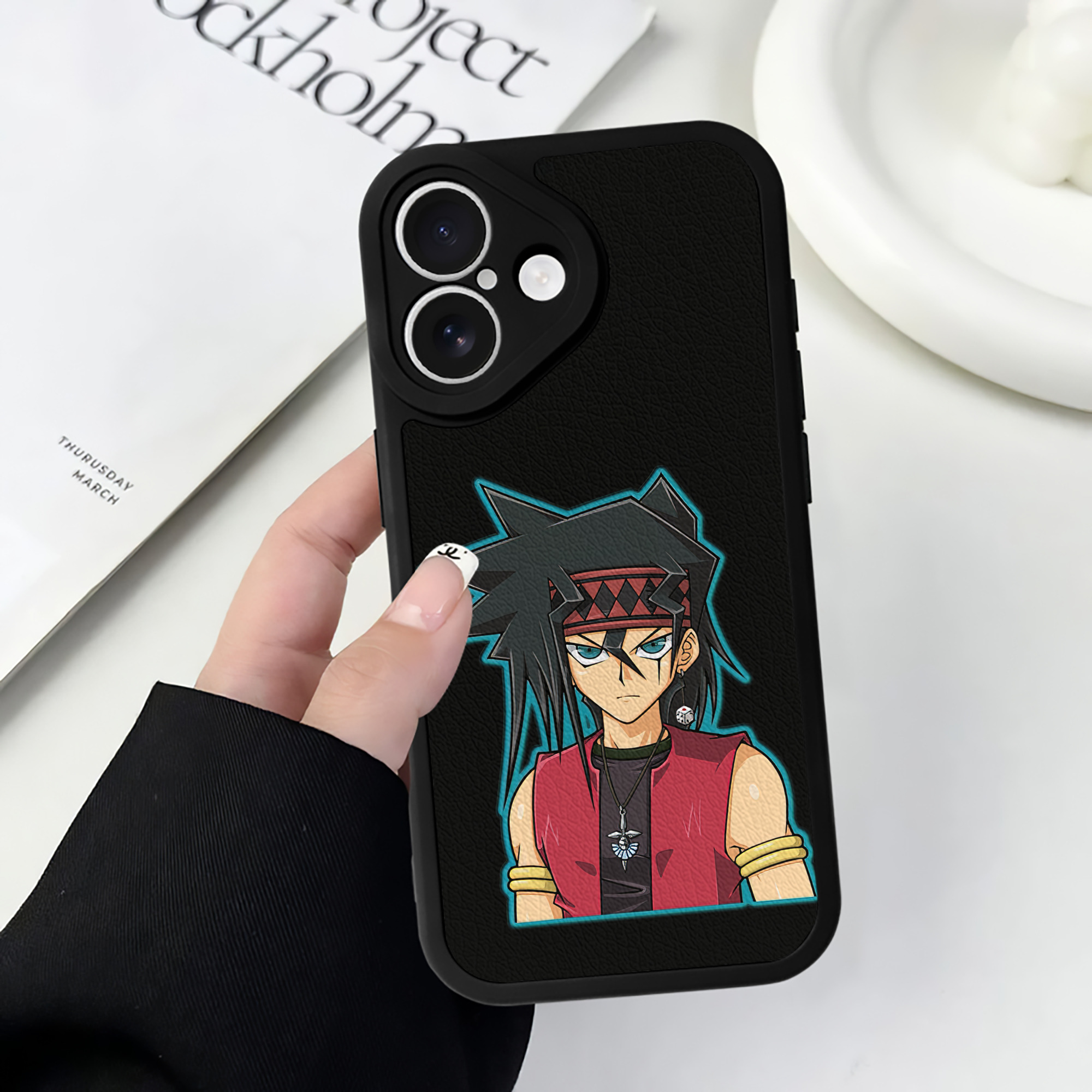 遊☆戯☆王 Yu-Gi-Oh! 【iPhone 16シリーズ対応】シリコンスマホケース（レザー調） 材質：シリコン